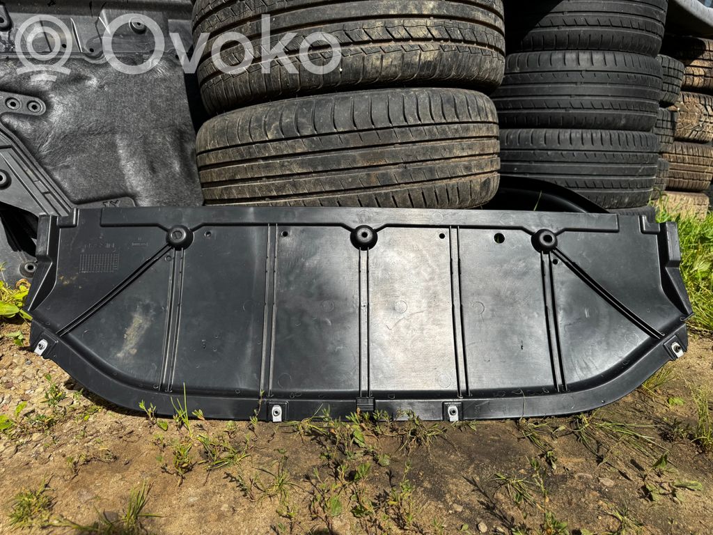 Nissan Qashqai Placa protectora/plataforma del parachoques delantero 