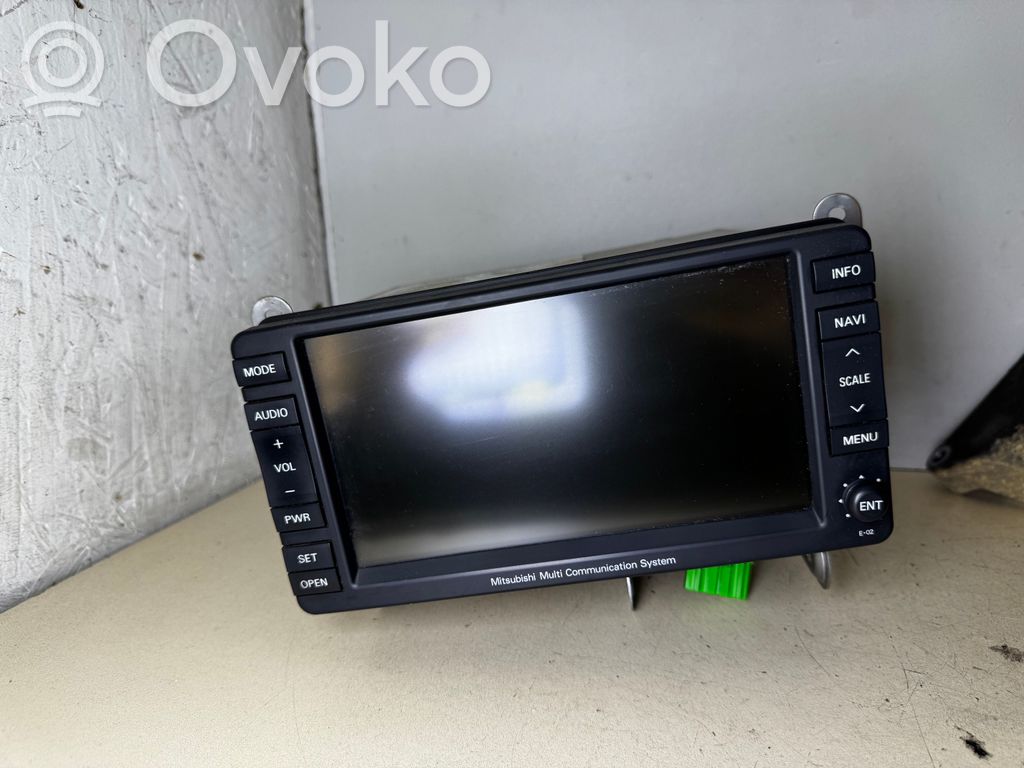 Mitsubishi Outlander Panel / Radioodtwarzacz CD/DVD/GPS 