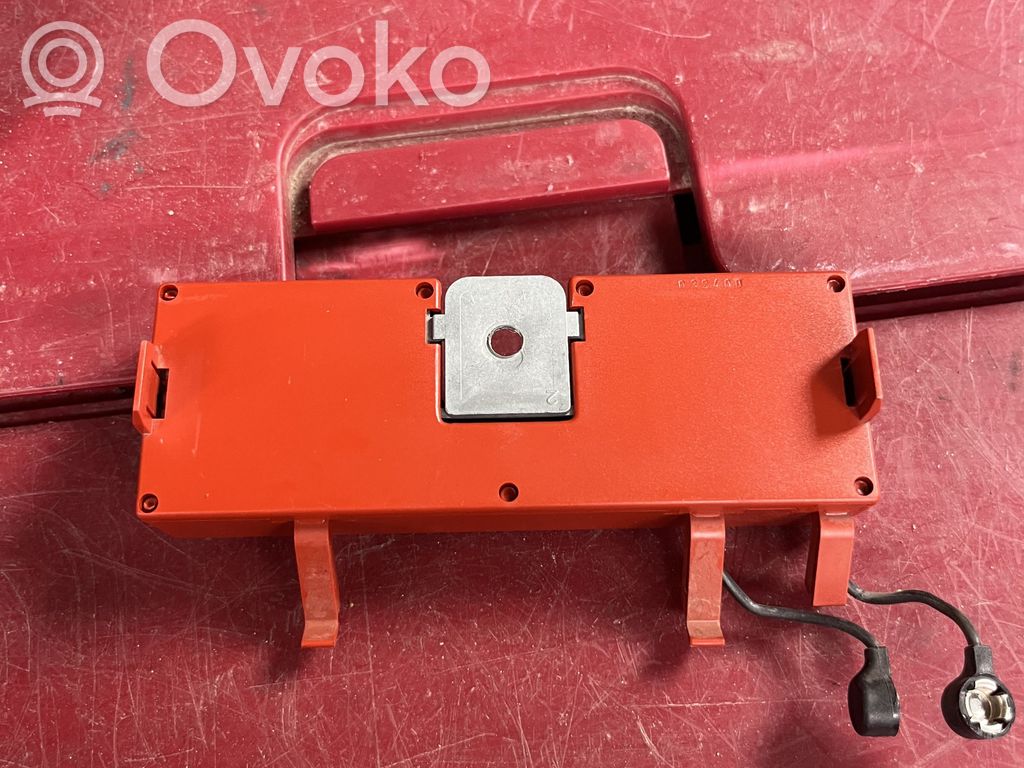 Volvo V70 Aerial antenna amplifier 