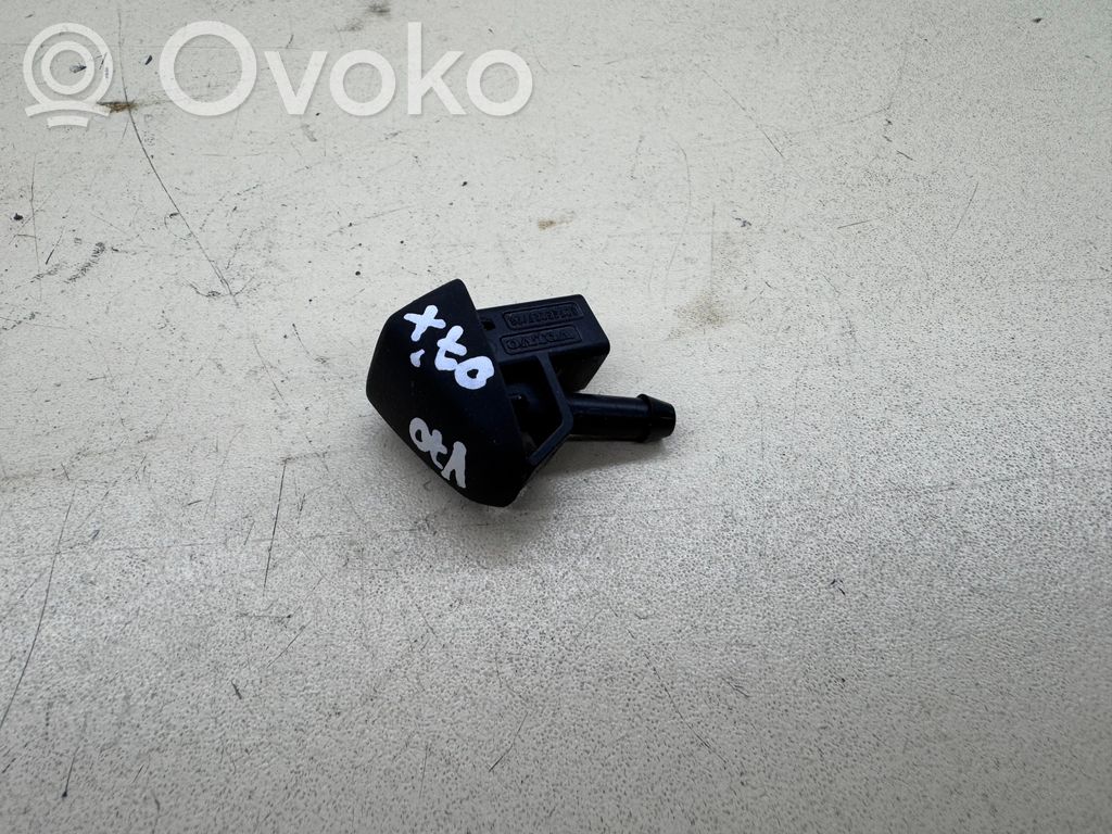Volvo V70 Dysza spryskiwacza szyby przedniej / czołowej 