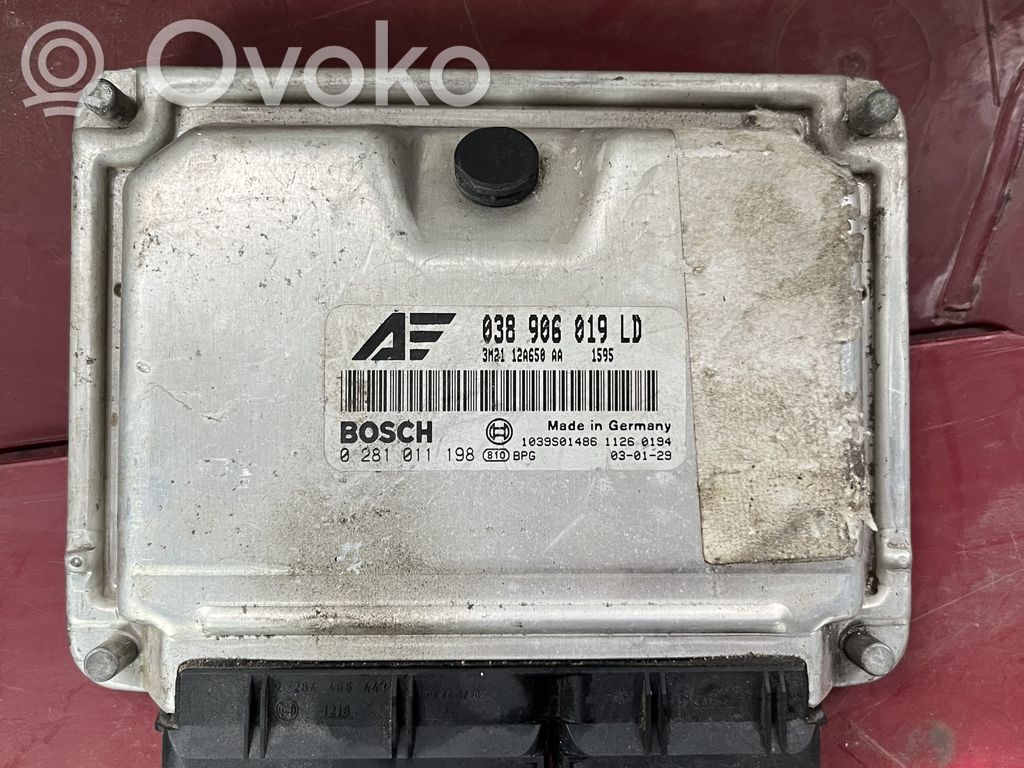 Unidad de control/módulo del motor   038906019LD,0281011198,3M2112A650AA
