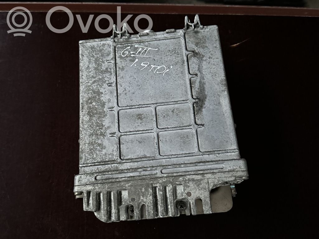 Volkswagen Golf III Engine control unit/module 