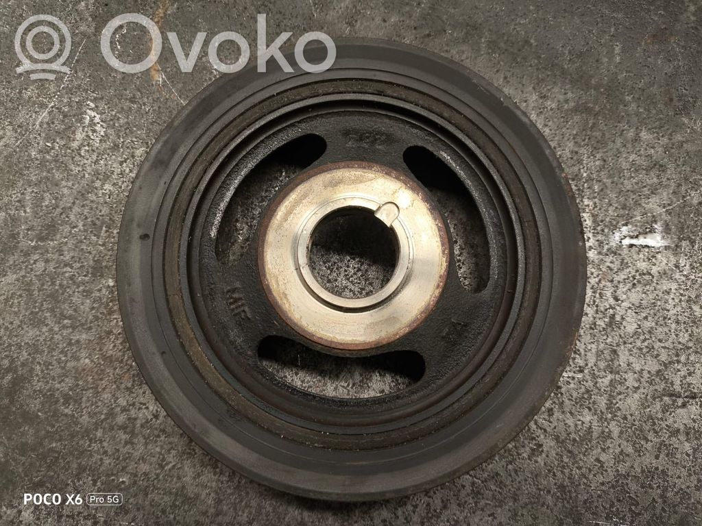 Ford C-MAX II Kampiakselin vauhtipyörä 