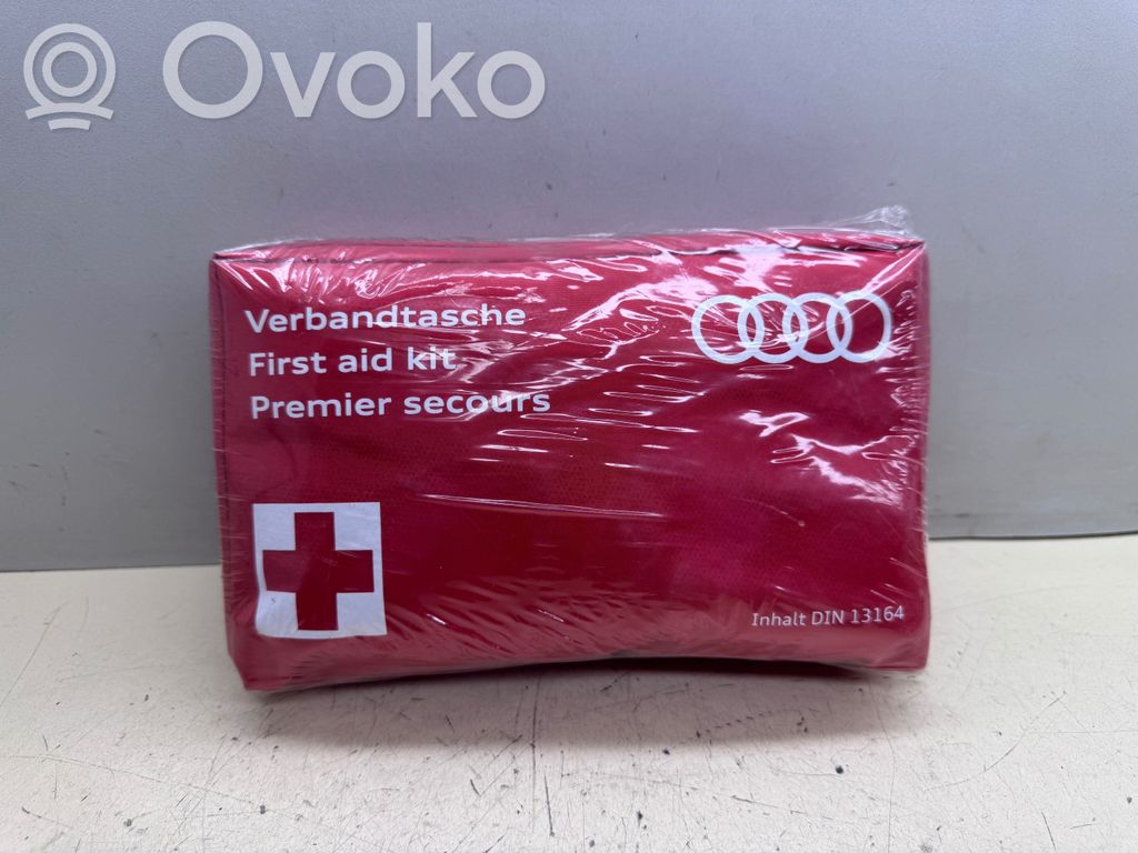 Audi A6 S6 C7 4G Vaistinėlė 
