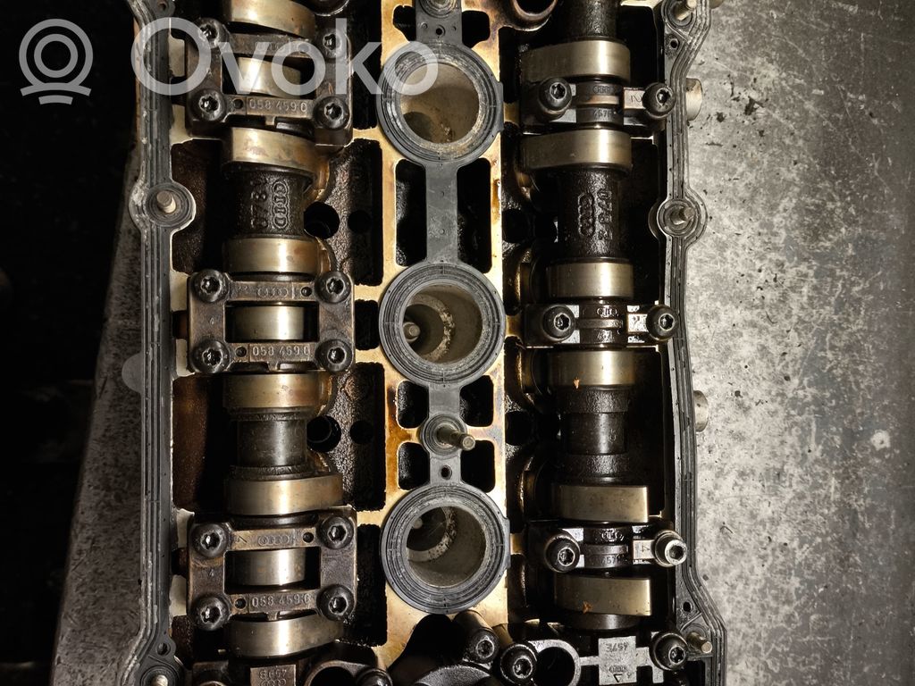 Audi A4 S4 B5 8D Testata motore 