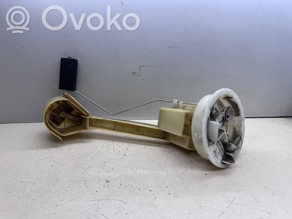 Audi A4 S4 B5 8D Polttoainesäiliön pumppu 