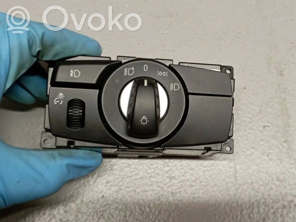 Light switch   913472802,3361030102