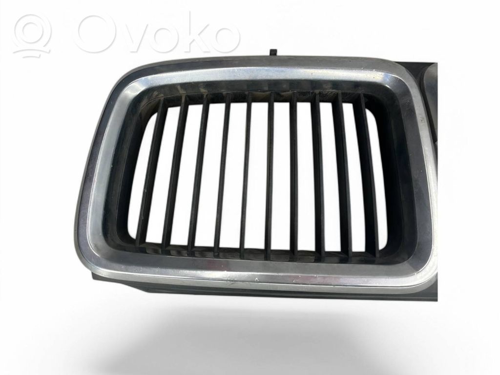 BMW 7 E32 Front bumper upper radiator grill 