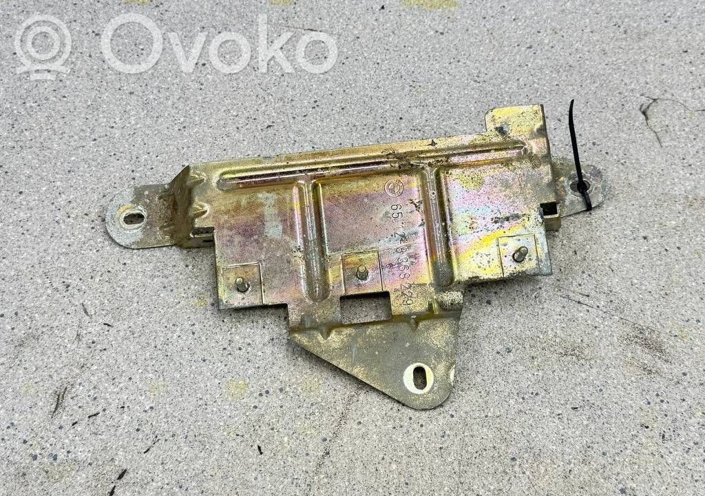 BMW 5 E39 Bracket in trunk/boot 