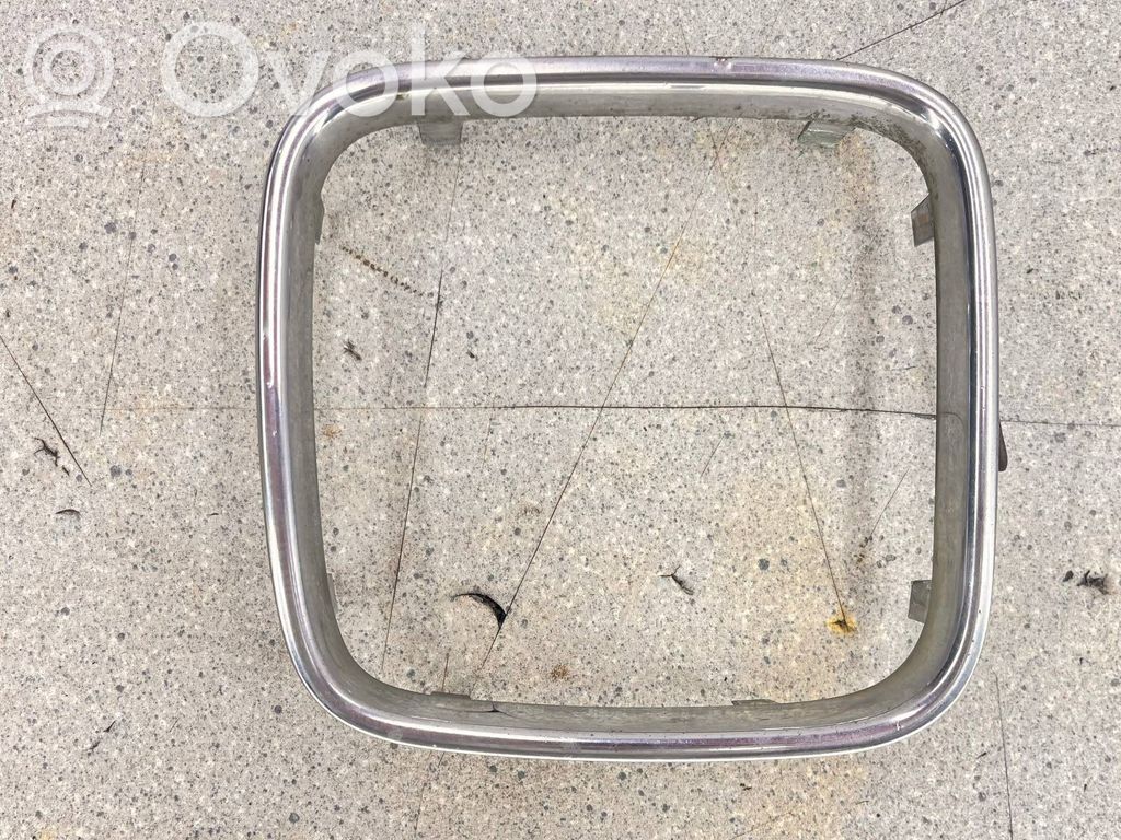 BMW 5 E34 Front bumper upper radiator grill 