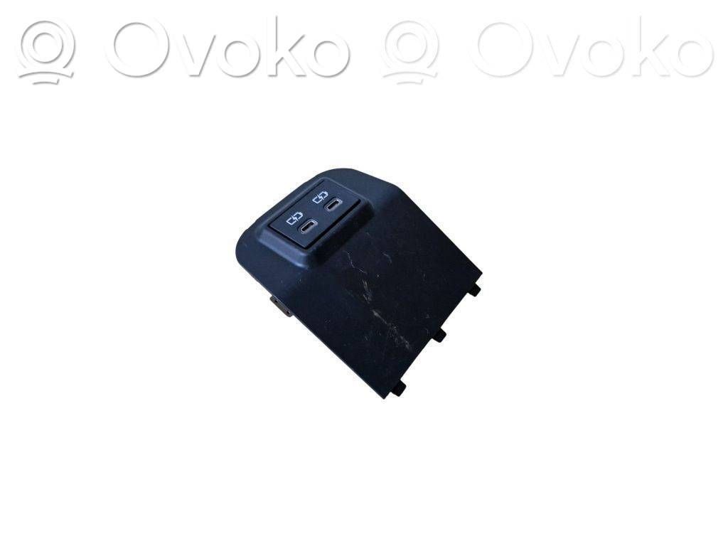 Toyota RAV 4 (XA50) Gniazdo / Złącze USB 
