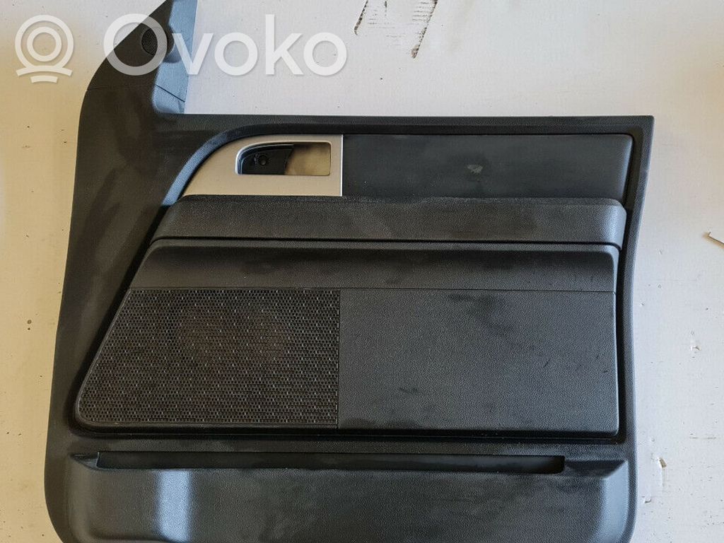 Priekšējo durvju apdare