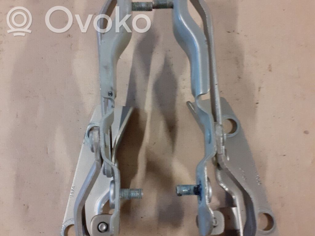 Engine bonnet/hood hinges   4724540ABA