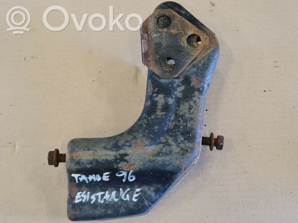 Front bumper mounting bracket