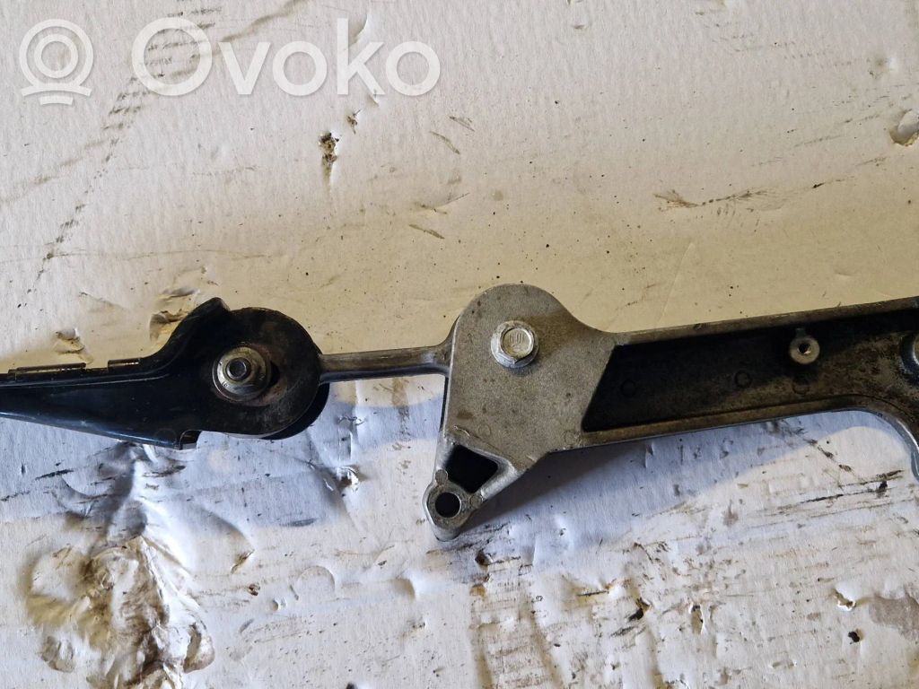 Engine mount bracket   3540159