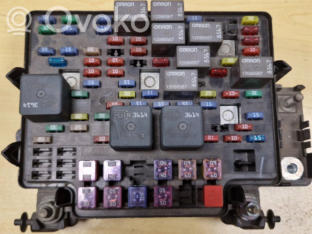 GMC Yukon Fuse box set 