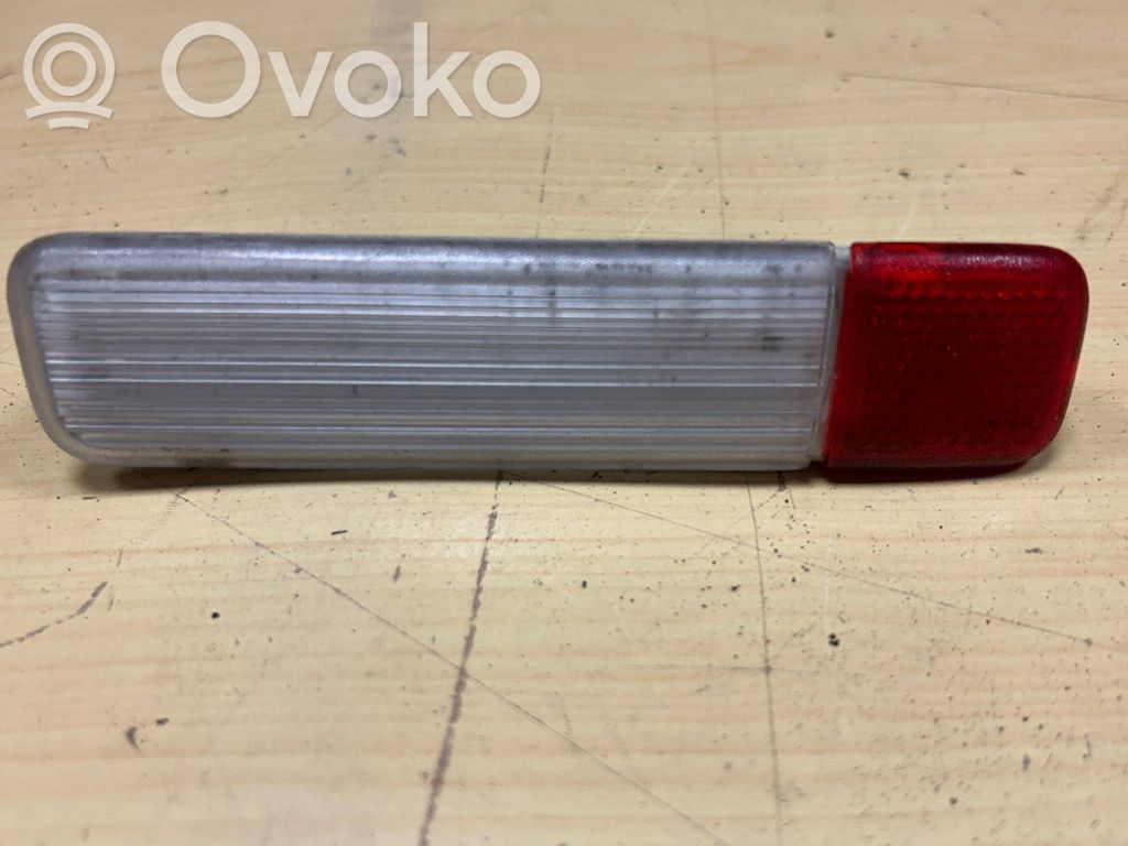Luz interna puerta delantera   15021518