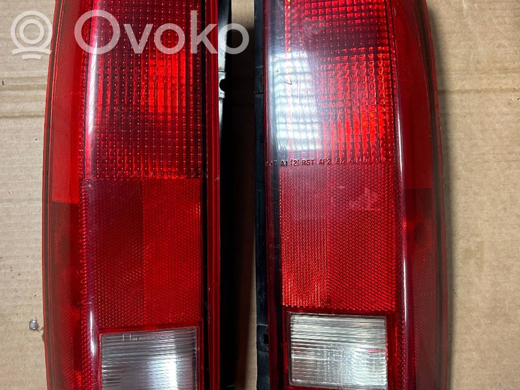 Rear/tail lights set   16502448,16502447