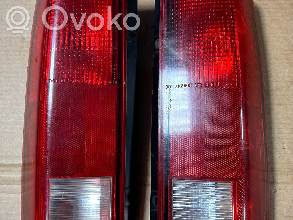 Rear/tail lights set   16502448,16502447
