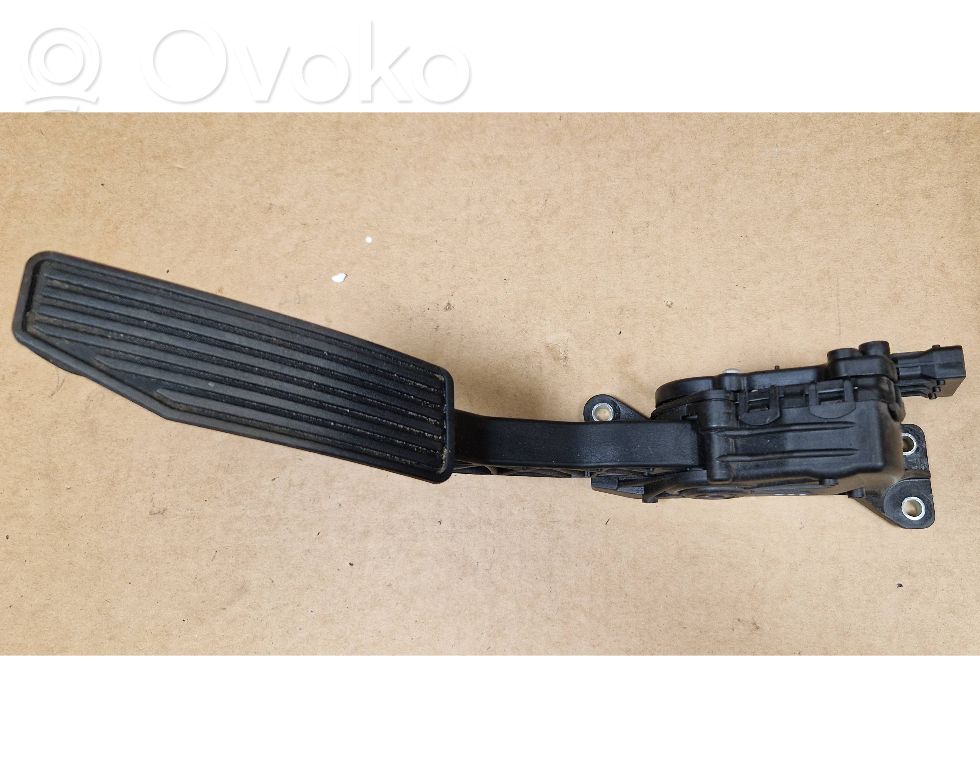 Accelerator throttle pedal   10376526