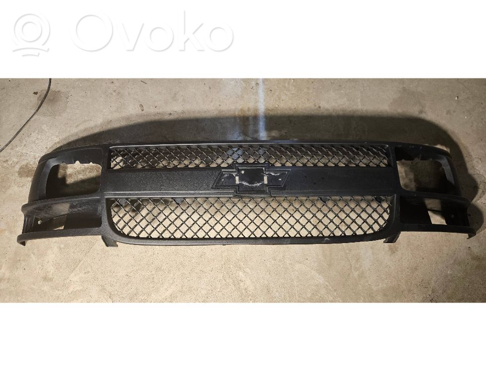 Chevrolet Express Augšējais režģis 