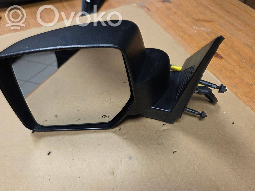 Jeep Liberty Front door electric wing mirror 