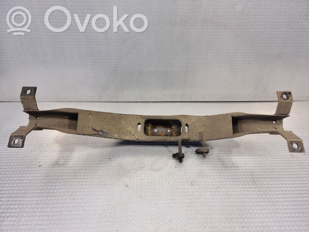Gearbox mounting bracket