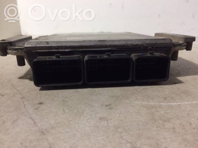 Renault Trafic II (X83) Engine control unit/module 