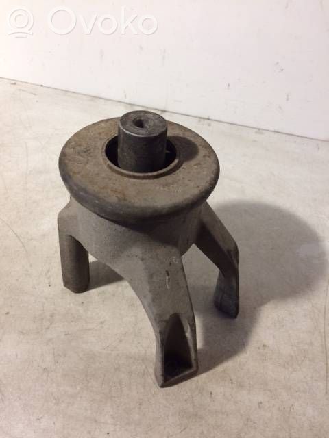 Volkswagen Transporter - Caravelle T5 Engine mount bracket 