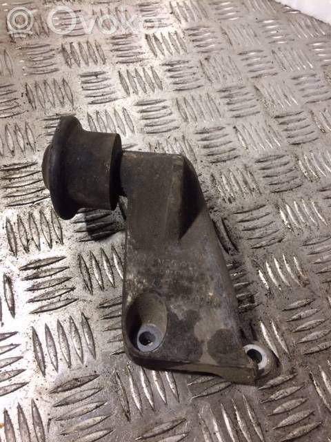 Audi 100 S4 C4 Engine mounting bracket 