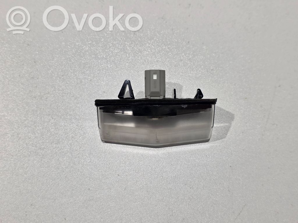 Lexus CT 200H Lampa oświetlenia tylnej tablicy rejestracyjnej 