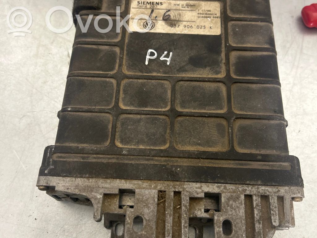 Volkswagen PASSAT B5 Engine control unit/module 
