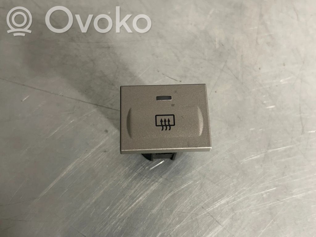 Ford Kuga I Windscreen/window heater switch 