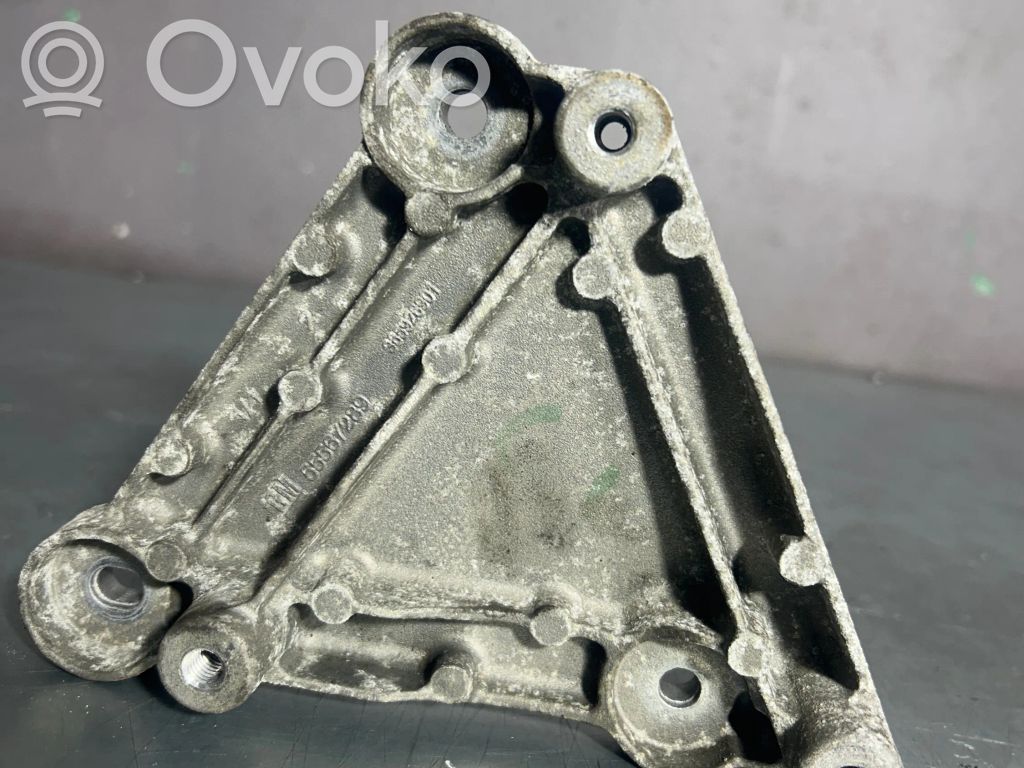 Opel Astra J Engine mounting bracket 