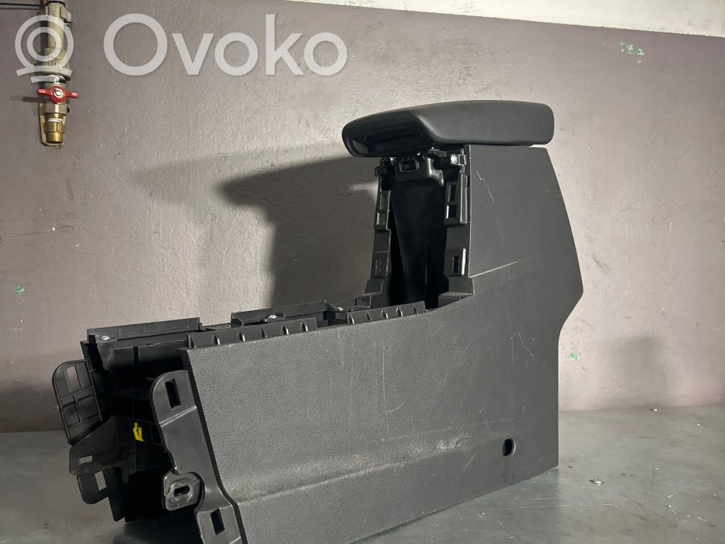 Renault Captur II Center console 