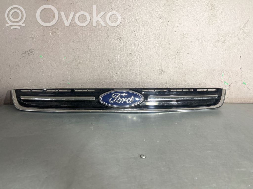 Ford Kuga II Rejilla delantera 