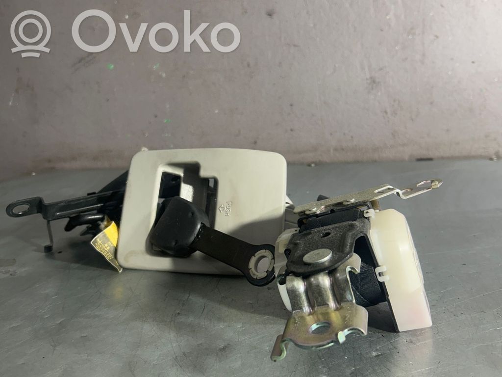 Toyota Corolla Verso AR10 Rear seatbelt 