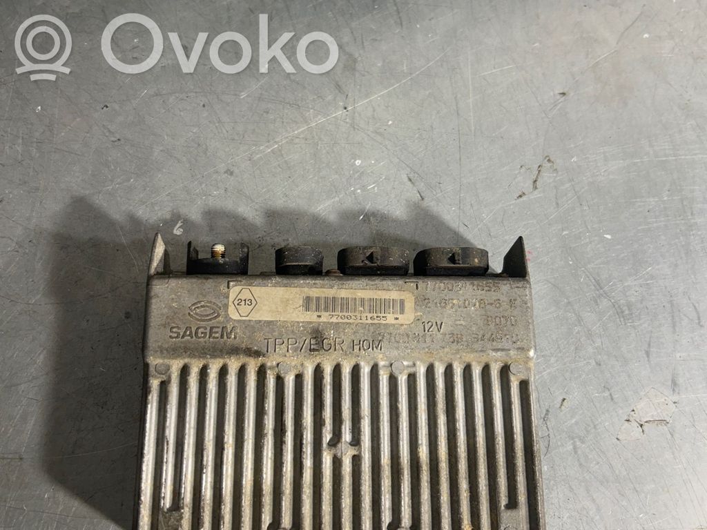 Renault Trafic II (X83) Engine control unit/module 