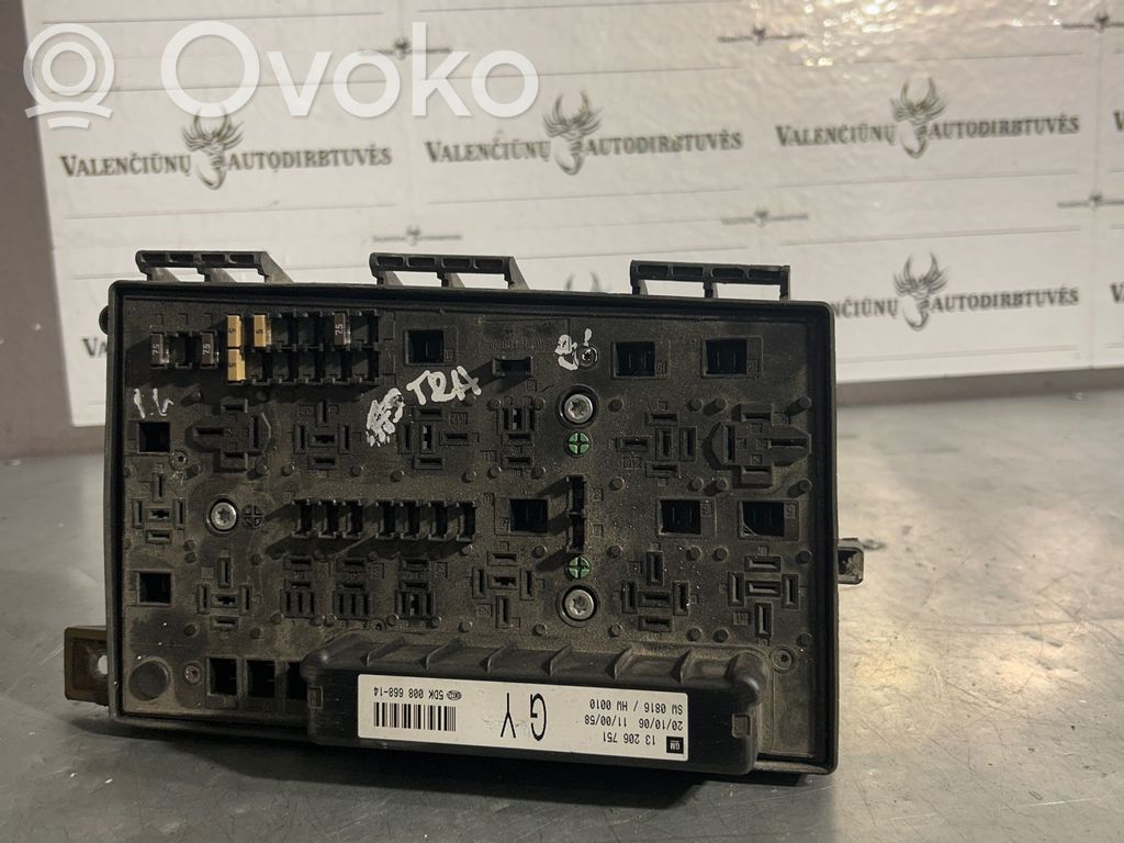 Opel Astra H Fuse module 