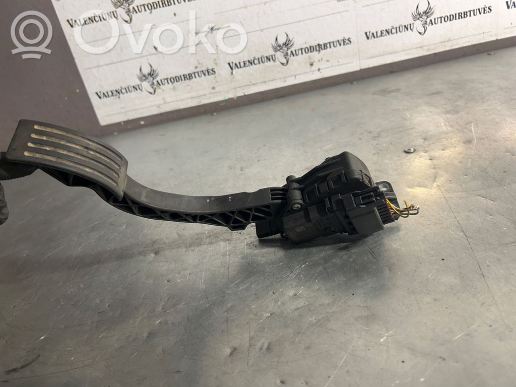 Ford Focus C-MAX Accelerator throttle pedal 