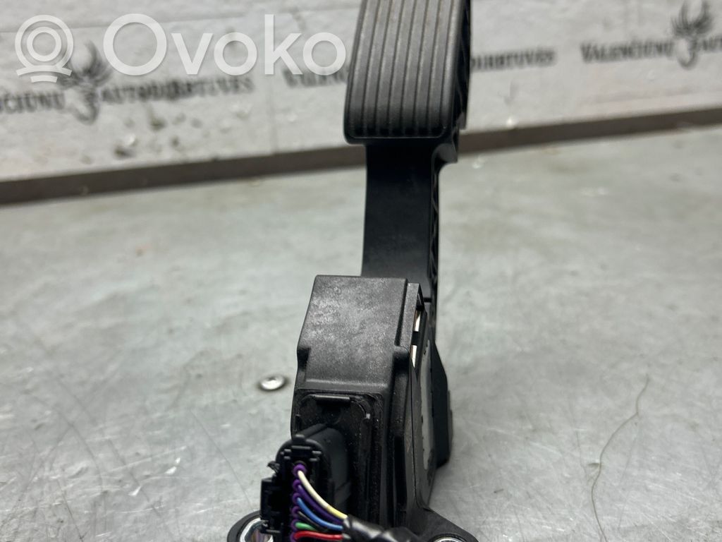 Toyota Aygo AB40 Pedał gazu / przyspieszenia 