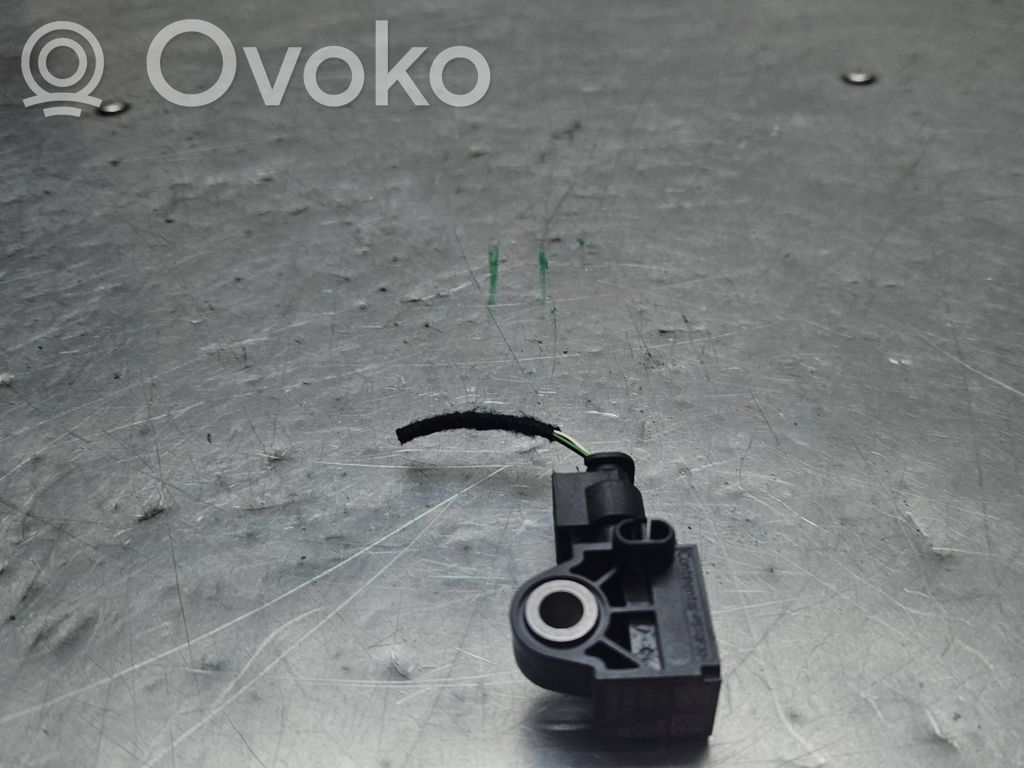 Mercedes-Benz C W205 Airbag deployment crash/impact sensor 