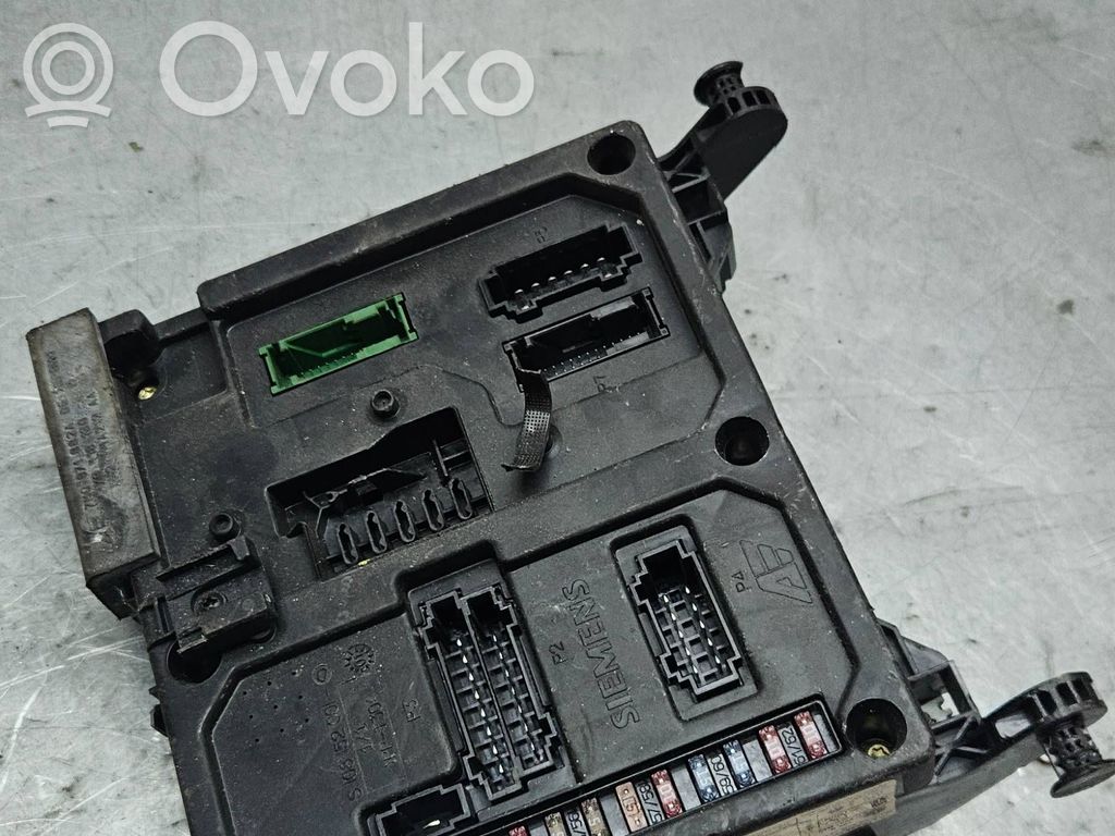 Ford Galaxy Fuse module 