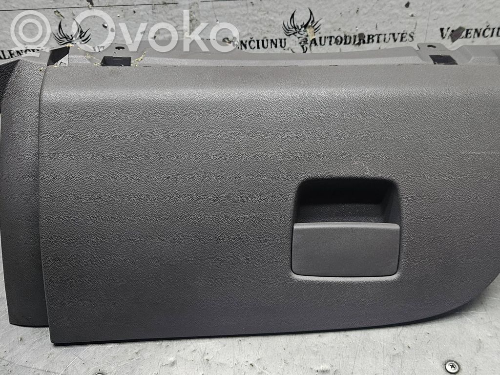 Opel Corsa E Daiktadėžė 
