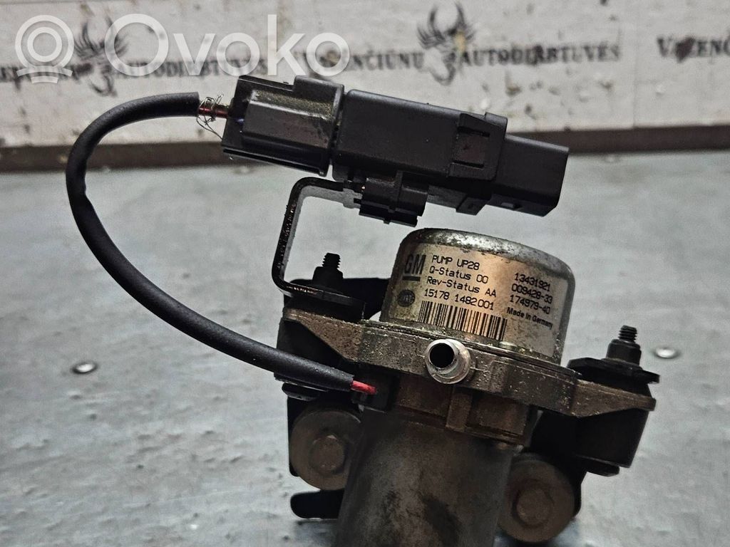 Opel Corsa E Vacuum pump 