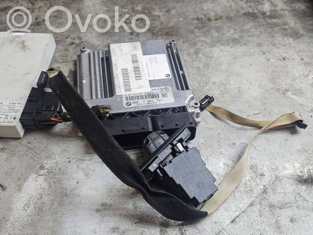 BMW 3 E90 E91 Komputer / Sterownik ECU i komplet kluczy 