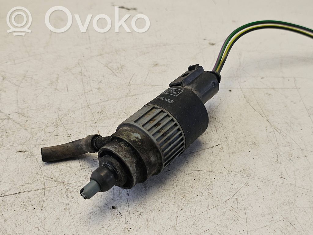 Windscreen/windshield washer pump   6M2113K082AB