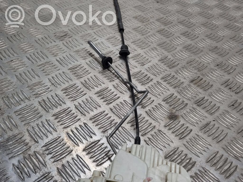Priekšpusē slēdzene   P04589922AH,TMAKD3047