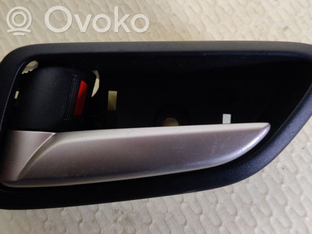Mazda 2 Rankenėlė atidarymo vidinė 