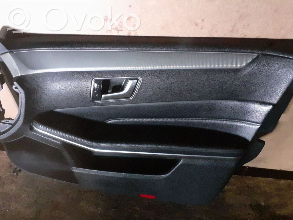 Mercedes-Benz E W212 Boczki / Poszycie drzwi przednich 